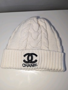 Chanel CC cable-knit beanie- Unauthenticated