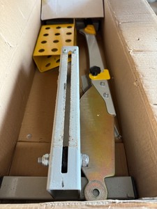 8 Laminate & Vinyl Plank Cutter