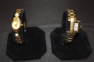 Vintage Alto Quartz Watch &amp Gruen Peek-A-Boo Watch (Lot of 2)