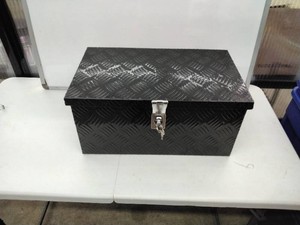 Black Diamond Plate Aluminum Storage Tool Box 18 in. Locking with Keys
