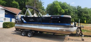 2022 Sunchaser Geneva 22 Tri Toon Pontoon