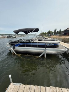 2024 Bennington 23 SXSNPAPG Tri Toon Rear Fish Pontoon