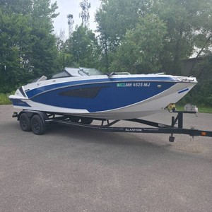 2022 Glastron GTD 245 (Bad Lower Unit) Runabout