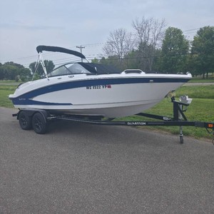 2023 Glastron GX 215 Runabout