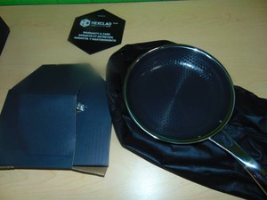 Hexclad Hybrid Nonstick 8 Inch Fry Pan with Tempered Glass Lid