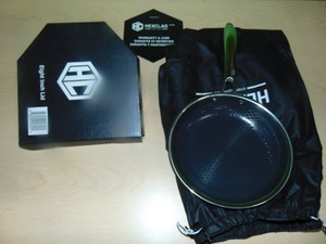 Hexclad Hybrid Nonstick 8 Inch Fry Pan with Tempered Glass Lid