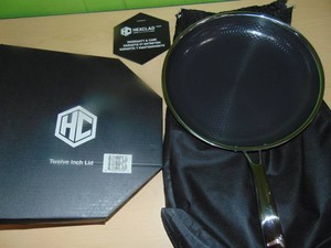 Hexclad Hybrid Nonstick 12 Inch Fry Pan with Tempered Glass Lid