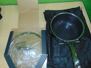 HexClad 3-Quart Hybrid Nonstick Saucepan with Lid