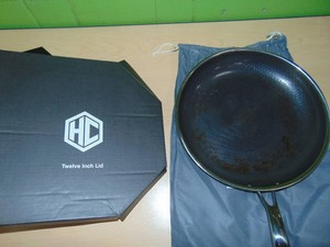 Hexclad Hybrid Nonstick 12 Inch Fry Pan with Tempered Glass Lid