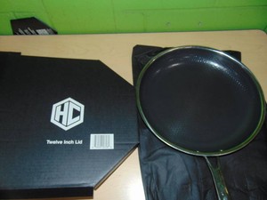 Hexclad Hybrid Nonstick 10 Inch Fry Pan with Tempered Glass Lid
