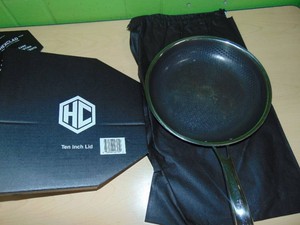 Hexclad Hybrid Nonstick 10 Inch Fry Pan with Tempered Glass Lid