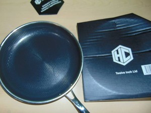 Hexclad Hybrid Nonstick 12 Inch Fry Pan with Tempered Glass Lid