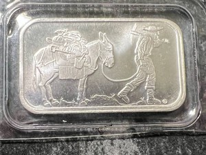 1 TROY OZ .999 FINE SILVER SILVERTOWNE BAR