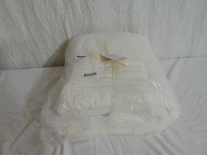 KingCal King  White BOKSER HOME French Linen Box Stitch Quilt