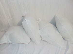 4 Pack pillow inserts 18 Inch x 18 Inch