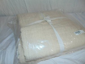 KingCal King Putty Heather BOKSER HOMEFrench Linen Box Stitch Quilt