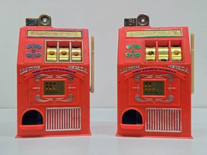 Pair of Vintage 1960s-70s era MEDLEY Toy Slot Machines