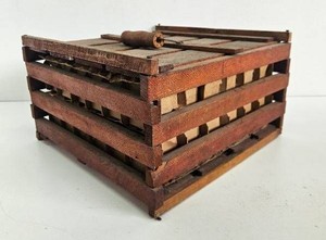Primitive Antique Egg Crate wLid
