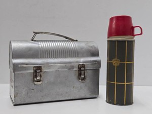Neat old Vintage Lunchbox wThermos
