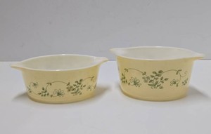 2 Vintage PYREX Bowls