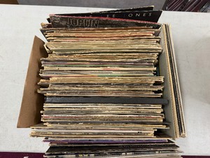 Large Lot of Vintage Vinyl Records - Mostly Rock &amp Pop