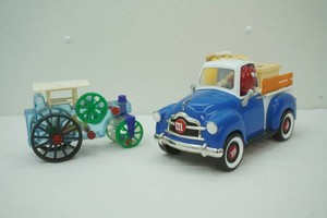 Vintage M&M Sweet Wheelin Reds Garage Blue Pickup Truck Vintage Mego See Thru  Take Apart Steam Roller