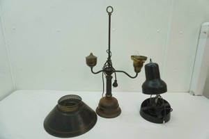 Vintage black toleware student or bouillotte style table lamp