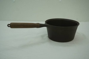 2 quart cast iron sauce pan