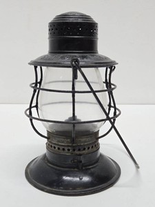 Antique Saint Paul &amp Duluth St. P &amp D Railroad Lantern&nbsp