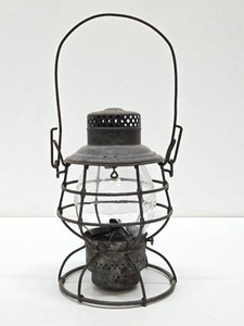 Antique C. St. P &amp O Railroad Lantern - Chicago St. Paul &amp Minneapolis Railroad - Cracked Globe&nbsp
