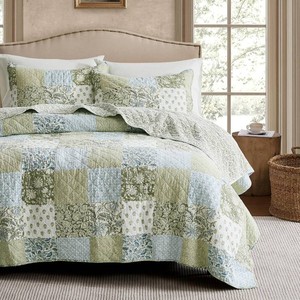WDCOZY 100% Cotton Reversible Patchwork Quilt King Size, Lightweight Farmhouse Vintage Shabby Chic Bedding Set with 2 Pillow Shams, Green Floral Printed Pattern Bedspread Coverlet for All Seasons