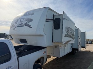 2006 Keystone Montana 3400RL 5th wheel camper
