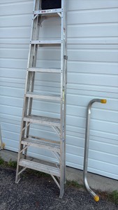 Warner 8 Foot Aluminum Step Ladder With Ladder Brace