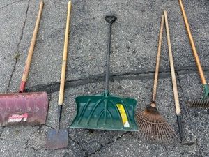 Snow Shovels, Ice Scraper, Lawn Rake