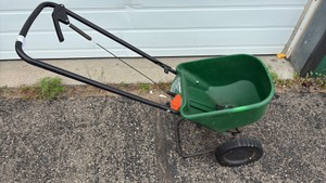ScottS Fertilizer Spreader