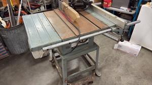Model 10 Contractors Table Saw With Rolling Cart