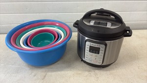 Insta Pot And Mixing Bowls