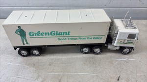 Nylint Die Cast Green Giant Good things from the Valley Truck and Trailer