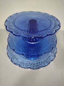 Cobalt Blue Laurel Leaf CakeDessert Stands