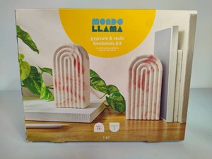 Mondo Llama Gypsum & Resin Bookends Kit New in Box