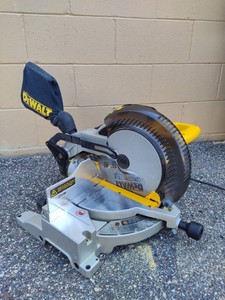 DeWalt 10 Compound Miter Saw (Model DW703)