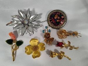 Lot of Floral Brooches