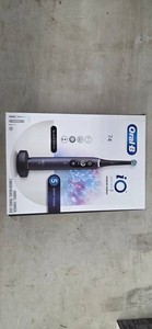 Oral-B iO Series 7 & Zwilling Pro 8-Piece Knife Set Mixed Lot