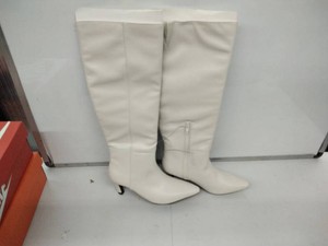 Universal Thread Womens Cream Knee-High Kitten Heel Boots - Size 7 - New With Tags