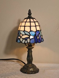 Tiffany Style Floral Stained Glass Accent Lamp