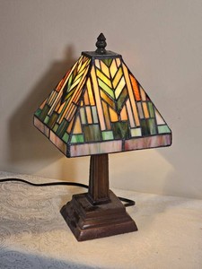 Tiffany Style Mission Stained Glass Table Lamp