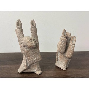 Austin Prod. Tan Stoneware Figurines Pair � 1979 Profile Mark