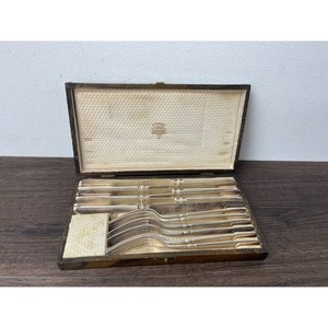 A. A.1007 Silverplate Flatware Set in Case, 18 Pieces