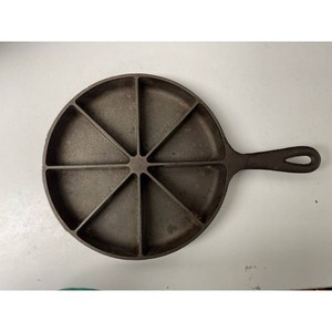 Cast Iron Corn Bread Skillet Pan with Handle, 8-Slice