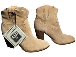 Frye Tan Suede Western Ankle Boots NWT Pre-Owned Block Heel Cowboy Style